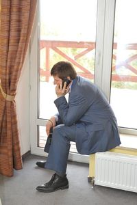 …проводят телефонные переговоры, …проводят телефонные переговоры,